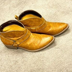 Super cute boots for winter!